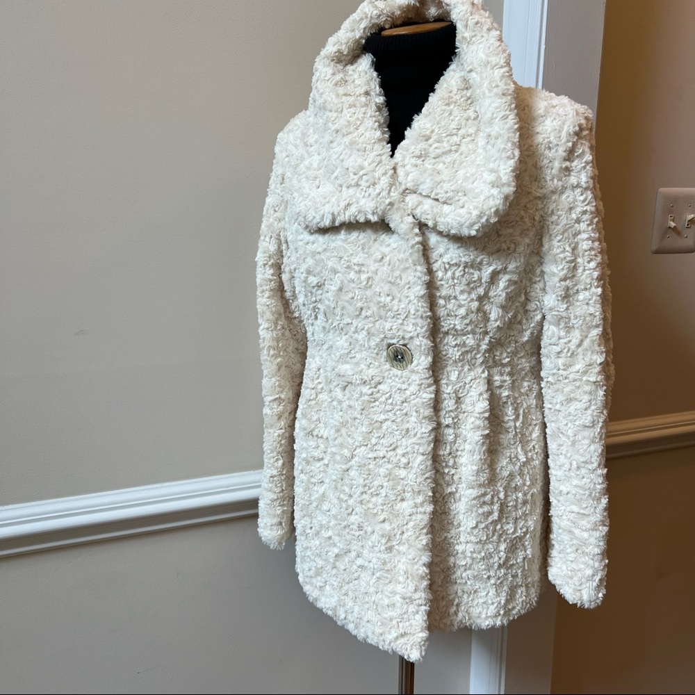 Johnson and Murphy – Dress up/Dress down - Cream Faux Lamb Fur Style Jacket with